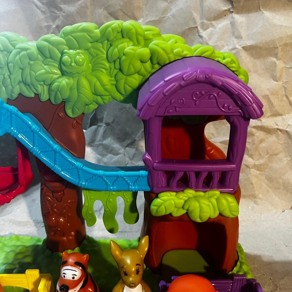 Kid Connection Zoo Play Set Jungle Treehouse with 8 Animal Figures